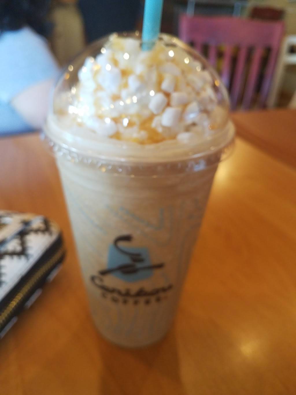 Caribou Coffee | cafe | 2515 White Bear Ave, Maplewood, MN 55109, USA | 6517489085 OR +1 651-748-9085
