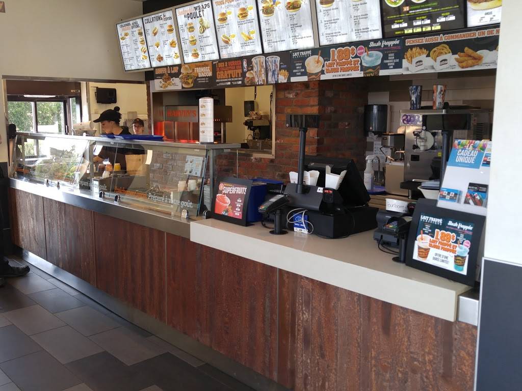 Harveys | restaurant | 2959 Boulevard des Promenades, Sainte-Marthe-sur-le-Lac, QC J0N 1P0, Canada | 4504727753 OR +1 450-472-7753