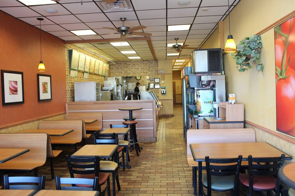 Subway | restaurant | 822 N Madison Blvd, Roxboro, NC 27573, USA | 3363225300 OR +1 336-322-5300