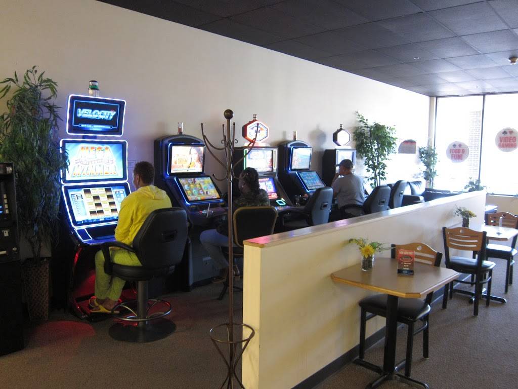 Elsies Place | cafe | 5555 St Charles Rd, Berkeley, IL 60163, USA | 7084015980 OR +1 708-401-5980