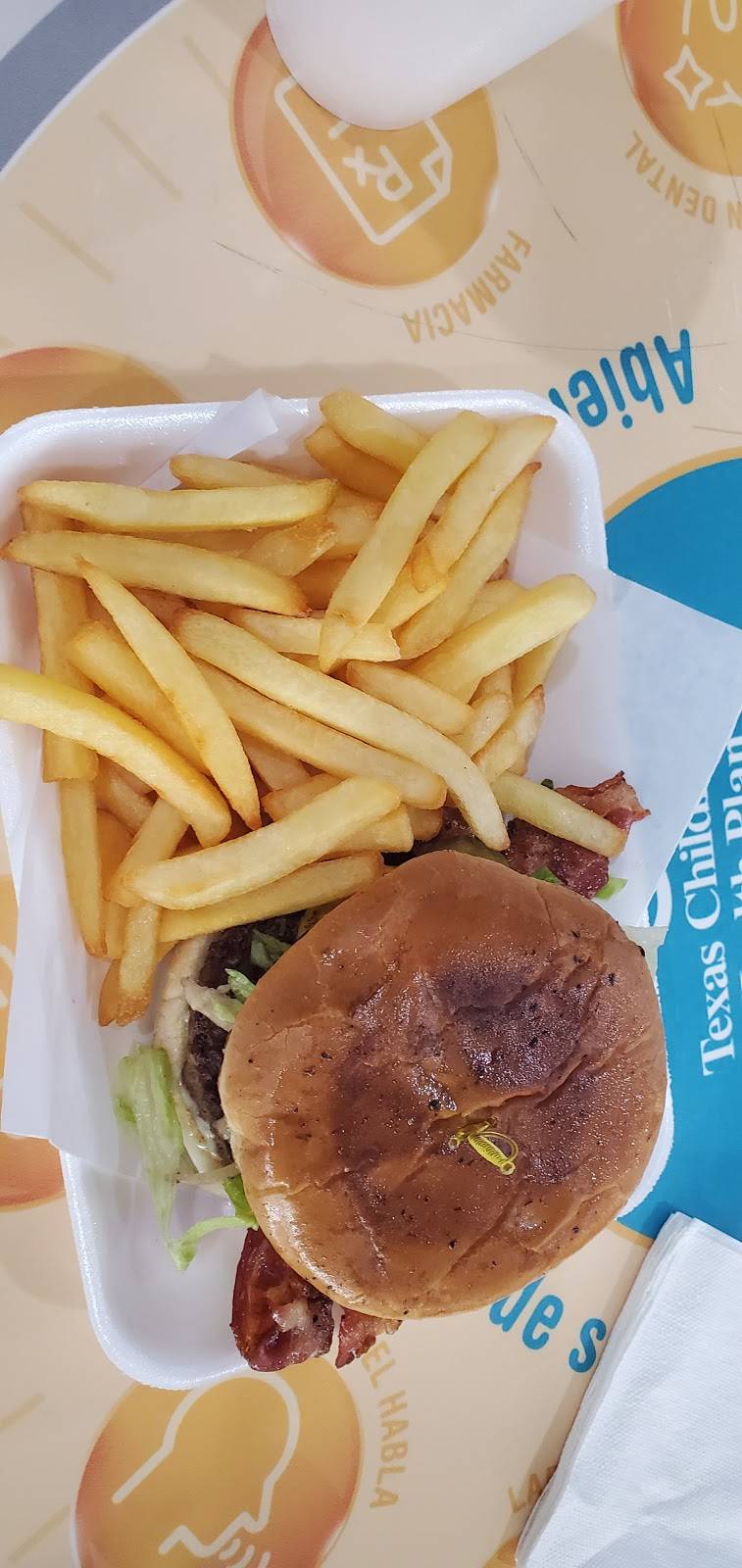 Rio Grande Burger House | restaurant | 7500 Bellaire Blvd, Houston, TX 77036, USA | 7139817226 OR +1 713-981-7226