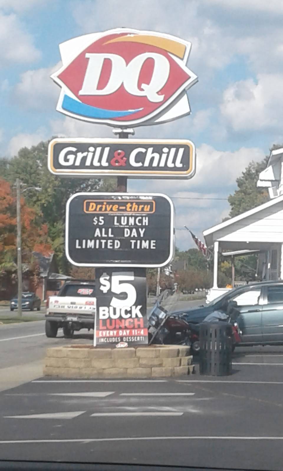 Dairy Queen Grill & Chill | restaurant | 3400 Grand Central Ave, Vienna, WV 26105, USA | 3042957609 OR +1 304-295-7609