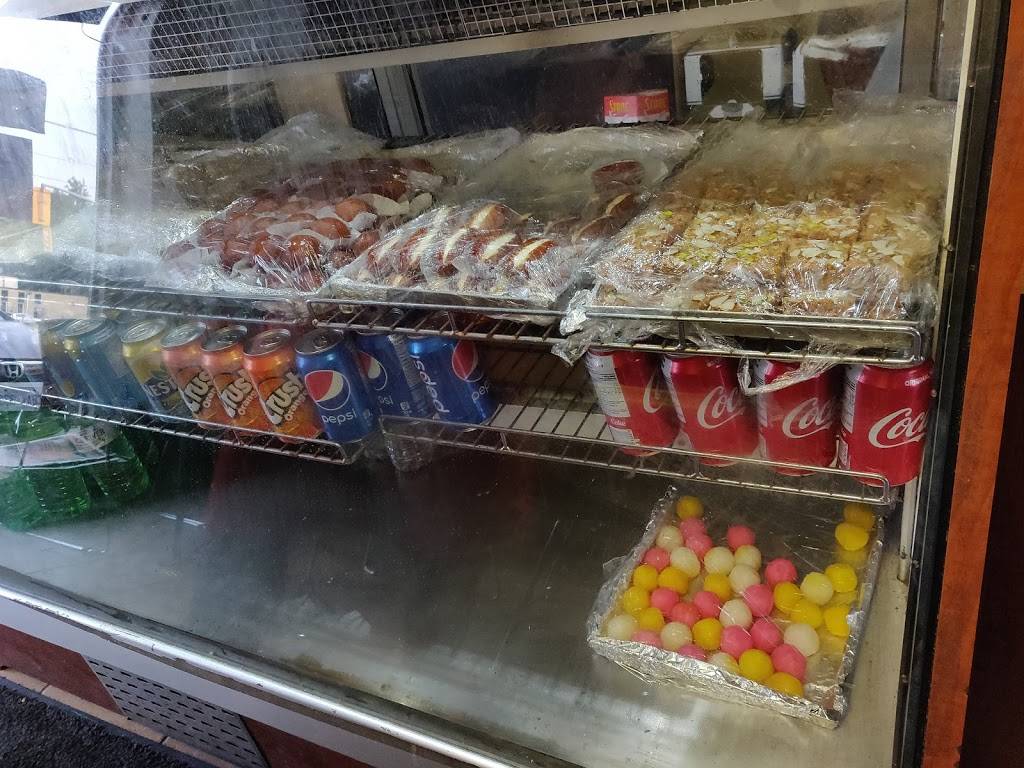 Mirchi Dhaba | restaurant | 836 Markham Rd, Scarborough, ON M1H 2Y2, Canada | 6473521255 OR +1 647-352-1255