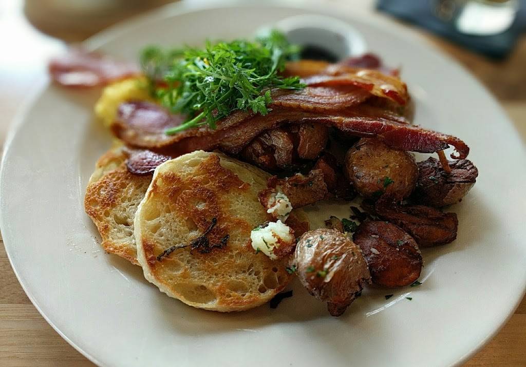 Red Dog | restaurant | 303 2nd St, San Francisco, CA 94107, USA | 4156920211 OR +1 415-692-0211