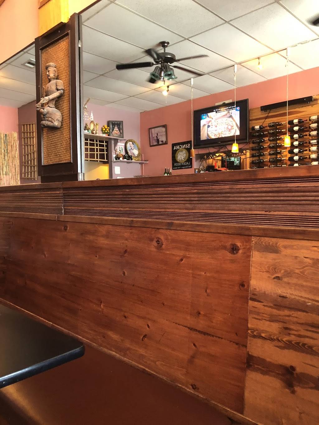 Sriracha Thai Cuisine | restaurant | 2308, 1319 9th Ave, San Francisco, CA 94122, USA | 4155647722 OR +1 415-564-7722