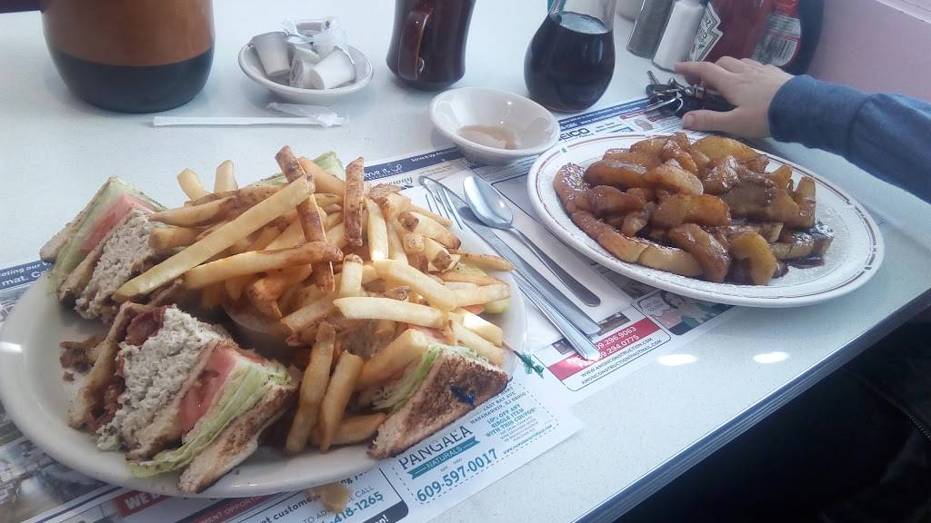 Horizon Diner | restaurant | 32 E Bay Ave, Manahawkin, NJ 08050, USA | 6095974771 OR +1 609-597-4771