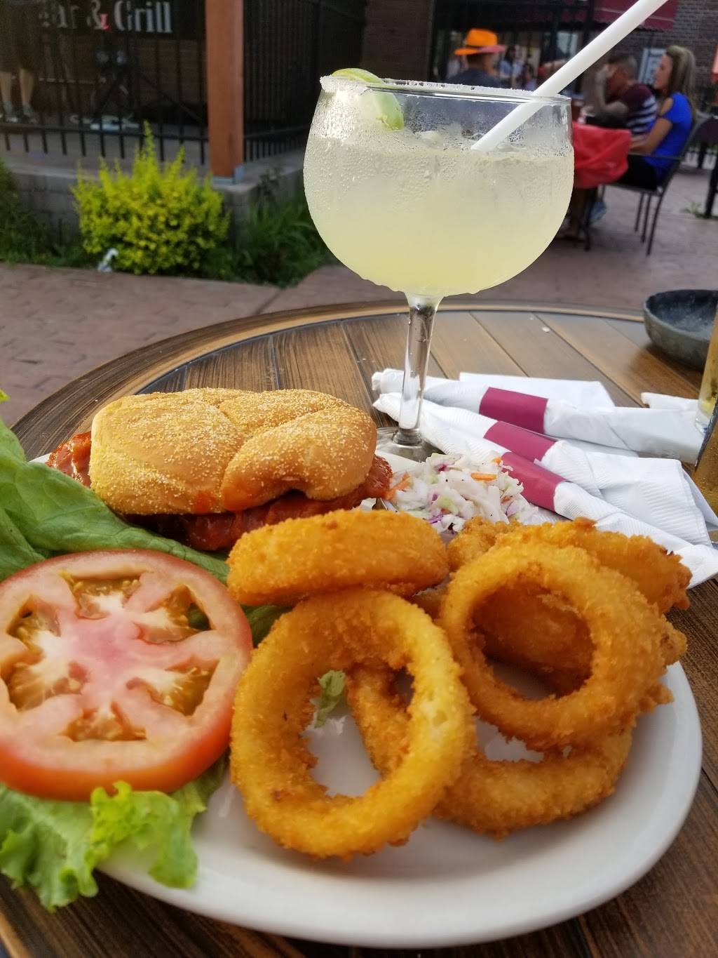 Goodfellas Bar & Grill | restaurant | 11200 W 129th Ave, Cedar Lake, IN 46303, USA | 2193746700 OR +1 219-374-6700