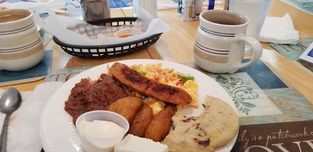 La pupusa queen | restaurant | 210 N Main Ave, Lake Placid, FL 33852, USA | 8636591445 OR +1 863-659-1445