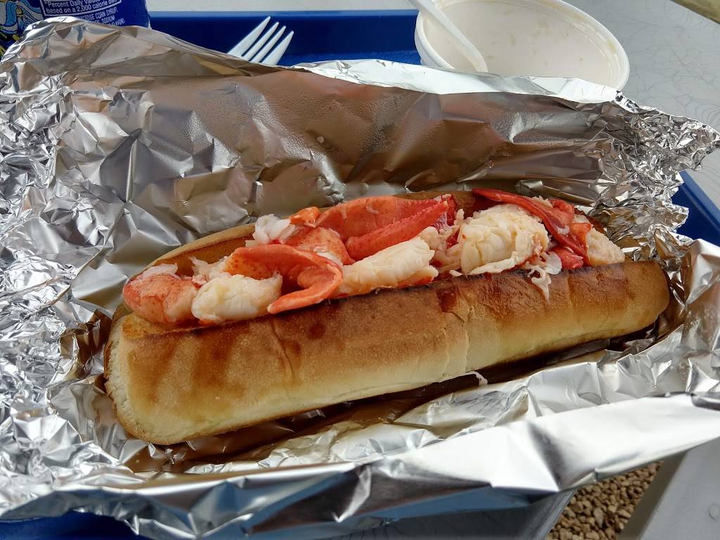 Lobster Shack | restaurant | 7 Indian Neck Ave, Branford, CT 06405, USA | 2034838414 OR +1 203-483-8414