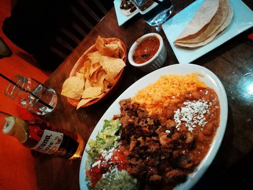 El Centro | restaurant | 66 Leonard St, Belmont, MA 02478, USA | 6174841515 OR +1 617-484-1515