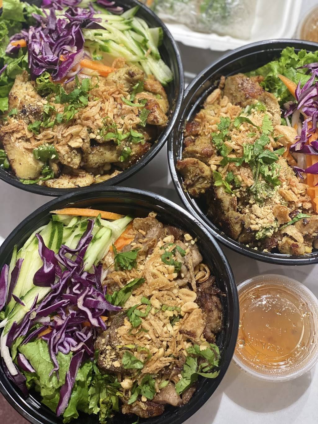 Anh-mazing Viet Kitchen | restaurant | 967 Rose Ave, North Bethesda, MD 20852, USA | 3013378310 OR +1 301-337-8310