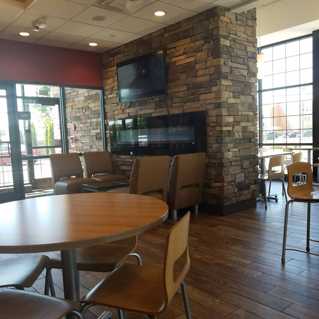 Wendys | restaurant | 168 E Main St, Islip, NY 11751, USA | 6312242790 OR +1 631-224-2790