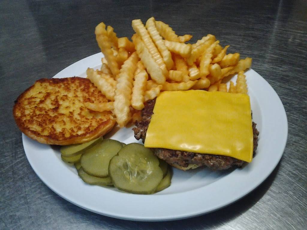 Mandys Family Restaurant | restaurant | 117 N Main St, Grayville, IL 62844, USA | 6183752021 OR +1 618-375-2021