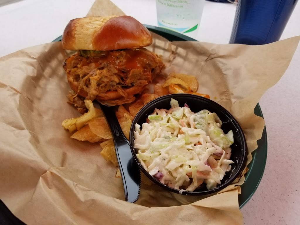 The Landing | restaurant | 10231 Ferry Rd, Charlevoix, MI 49720, USA | 2315479036 OR +1 231-547-9036