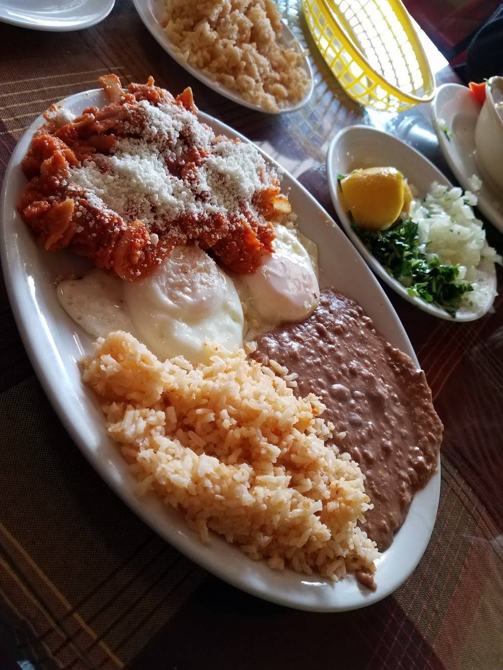 Los Tres Cochinitos Restaurant | restaurant | 3111 N Main St, Los Angeles, CA 90031, USA | 3232212740 OR +1 323-221-2740