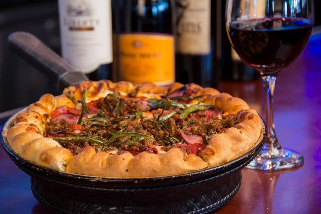 Louies Grill & Bar | restaurant | 301 W Boyd St, Norman, OK 73069, USA | 4053666291 OR +1 405-366-6291