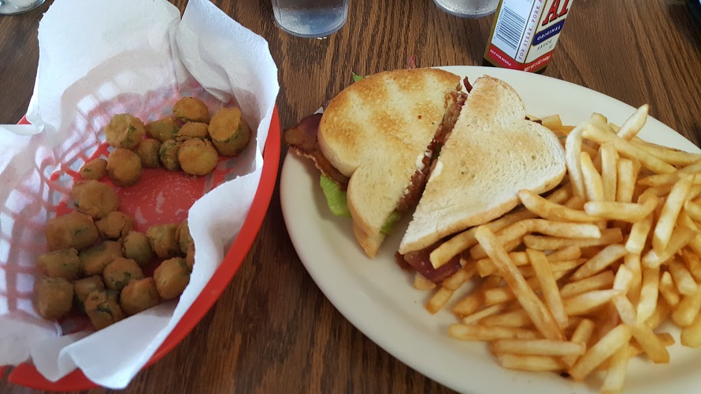 Town & Country Cafe | cafe | 410 1/2 Highway, K77, Florence, KS 66851, USA | 6208784487 OR +1 620-878-4487