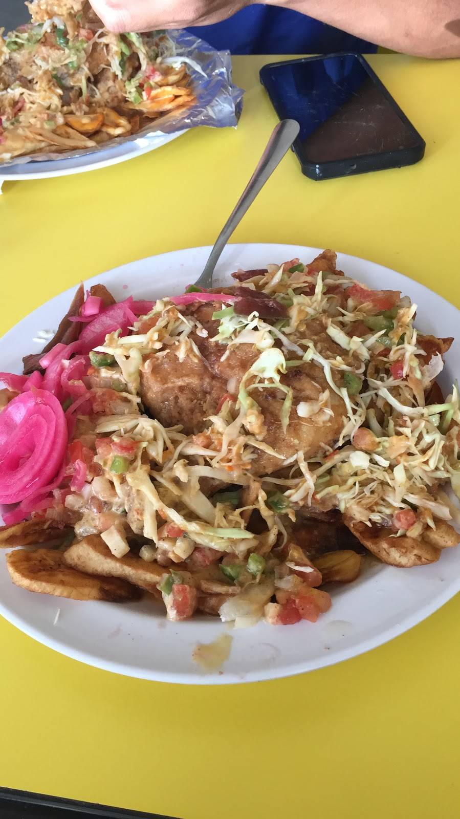 Las catrachitas | restaurant | 5639 S Kingshighway Blvd, St. Louis, MO 63109, USA | 3143919192 OR +1 314-391-9192