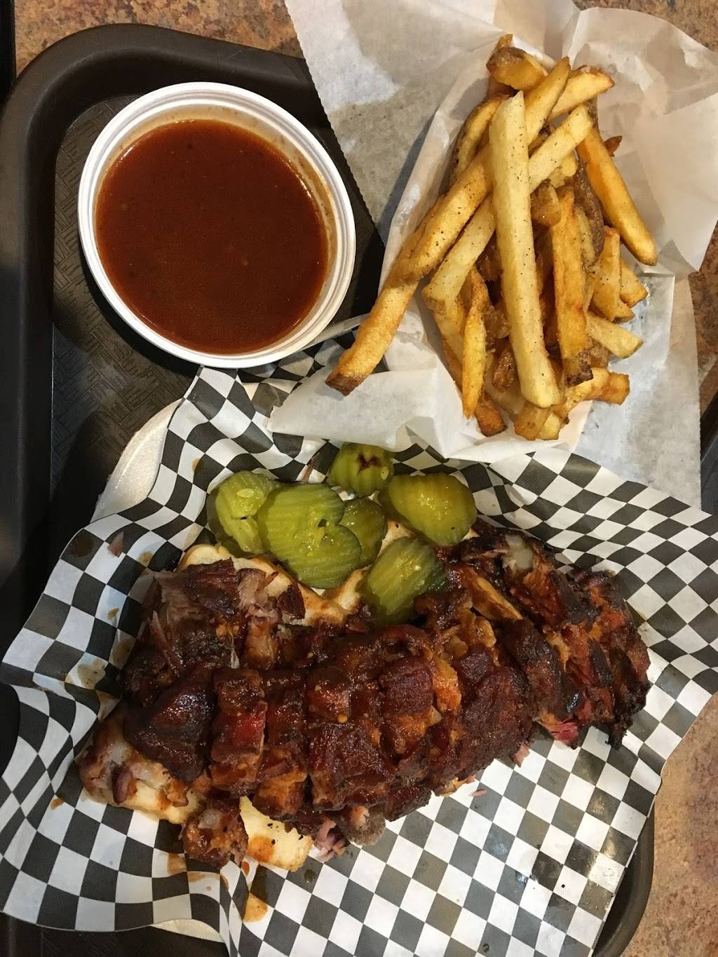 Big Ts Bar Bq | restaurant | 6201 Blue Pkwy, Kansas City, MO 64129, USA | 8169232278 OR +1 816-923-2278