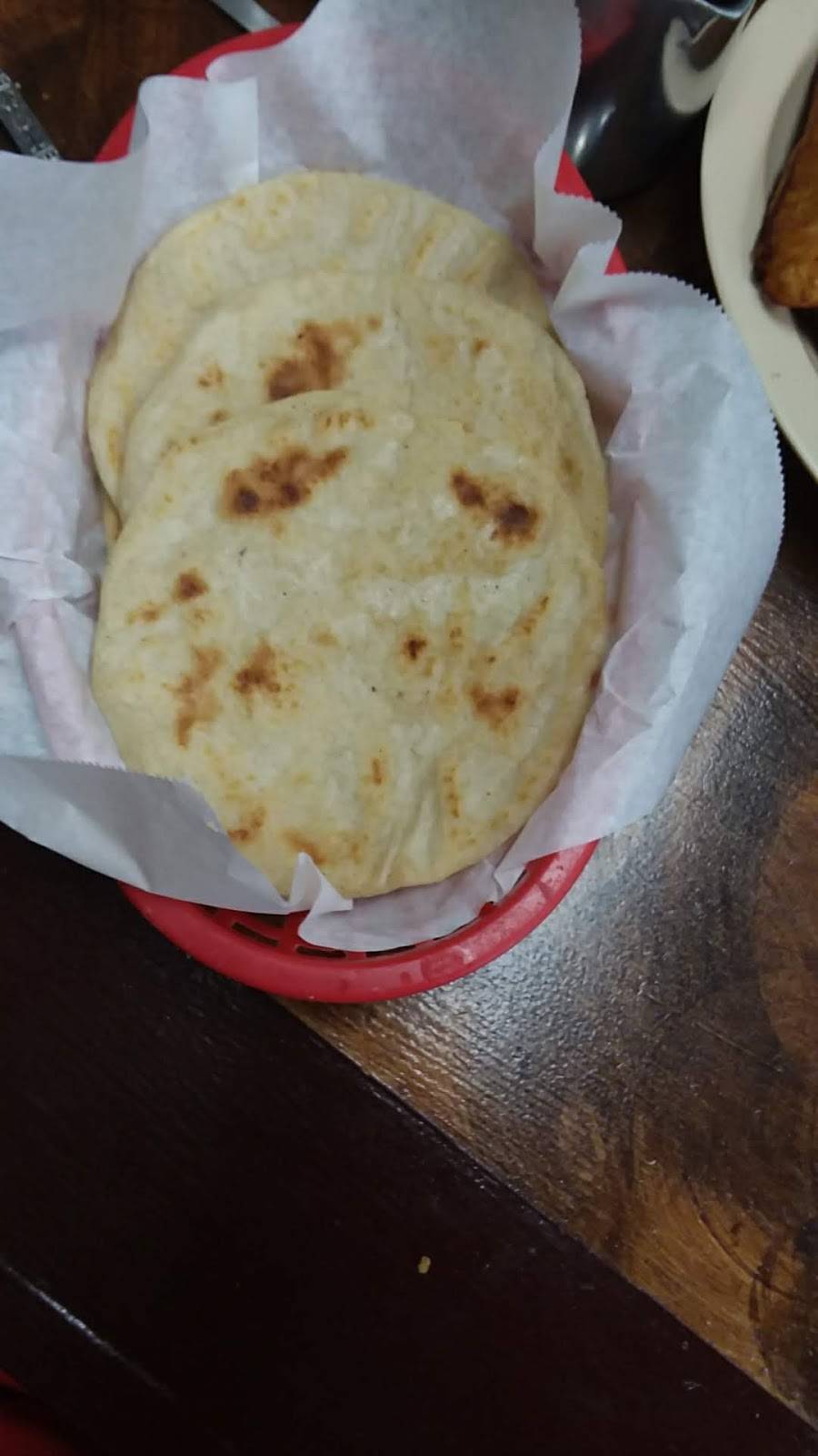 El Majahual Pupuseria | restaurant | 1925 W Temple St # 101, Los Angeles, CA 90026, USA | 2134846060 OR +1 213-484-6060