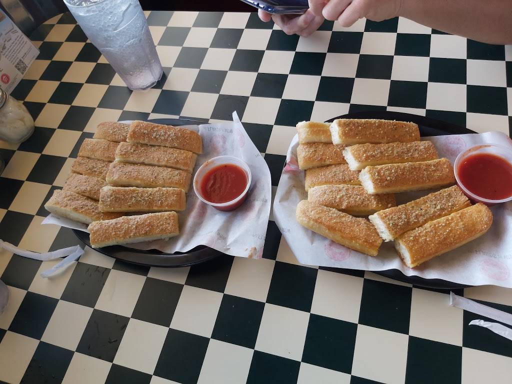 Pizza Hut | meal delivery | 333 E 47th St S, Wichita, KS 67216, USA | 3165541100 OR +1 316-554-1100