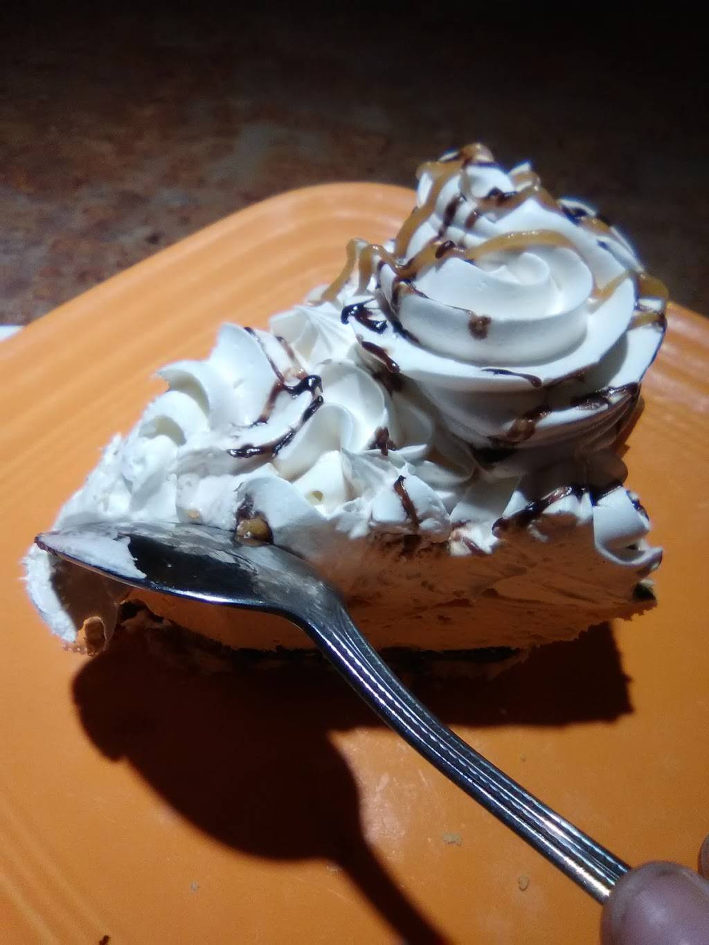 Christos Family Dining | restaurant | 1951 S Heaton St, Knox, IN 46534, USA | 5747727006 OR +1 574-772-7006