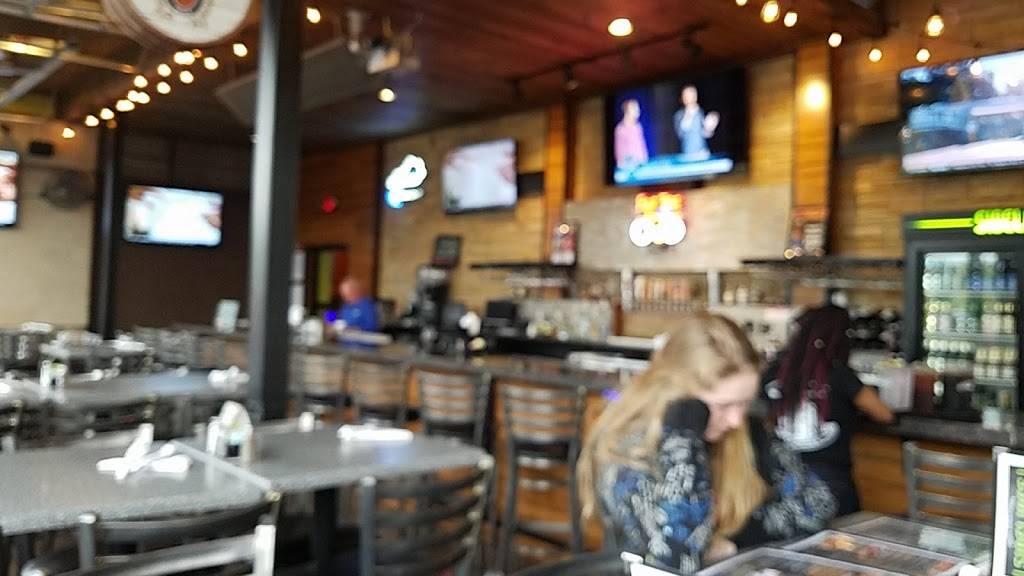 Sidelines Casual Dining | restaurant | 688 University Shopping Centers, Suite 1, Richmond, KY 40475, USA | 8595751216 OR +1 859-575-1216