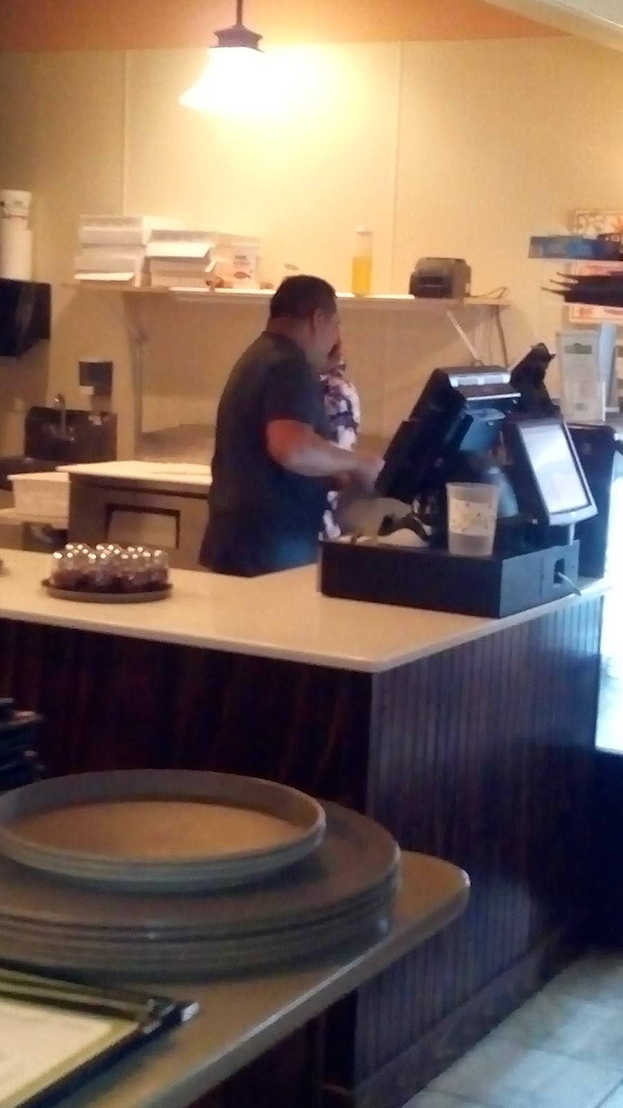 Centro Pizza Italian Specialty | restaurant | 65 Whitfield St, Guilford, CT 06437, USA | 2034537481 OR +1 203-453-7481