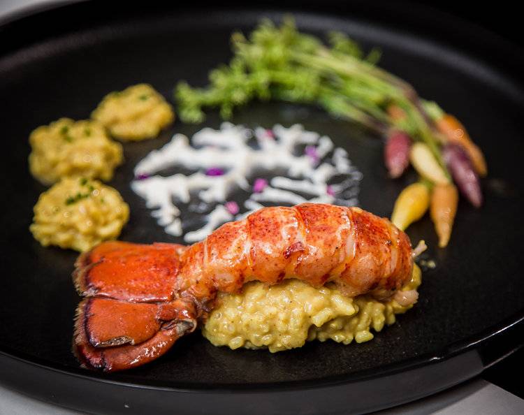 Blu 57 Seafood & Small Plates | restaurant | 5701 N Clark St, Chicago, IL 60660, USA | 7739440575 OR +1 773-944-0575