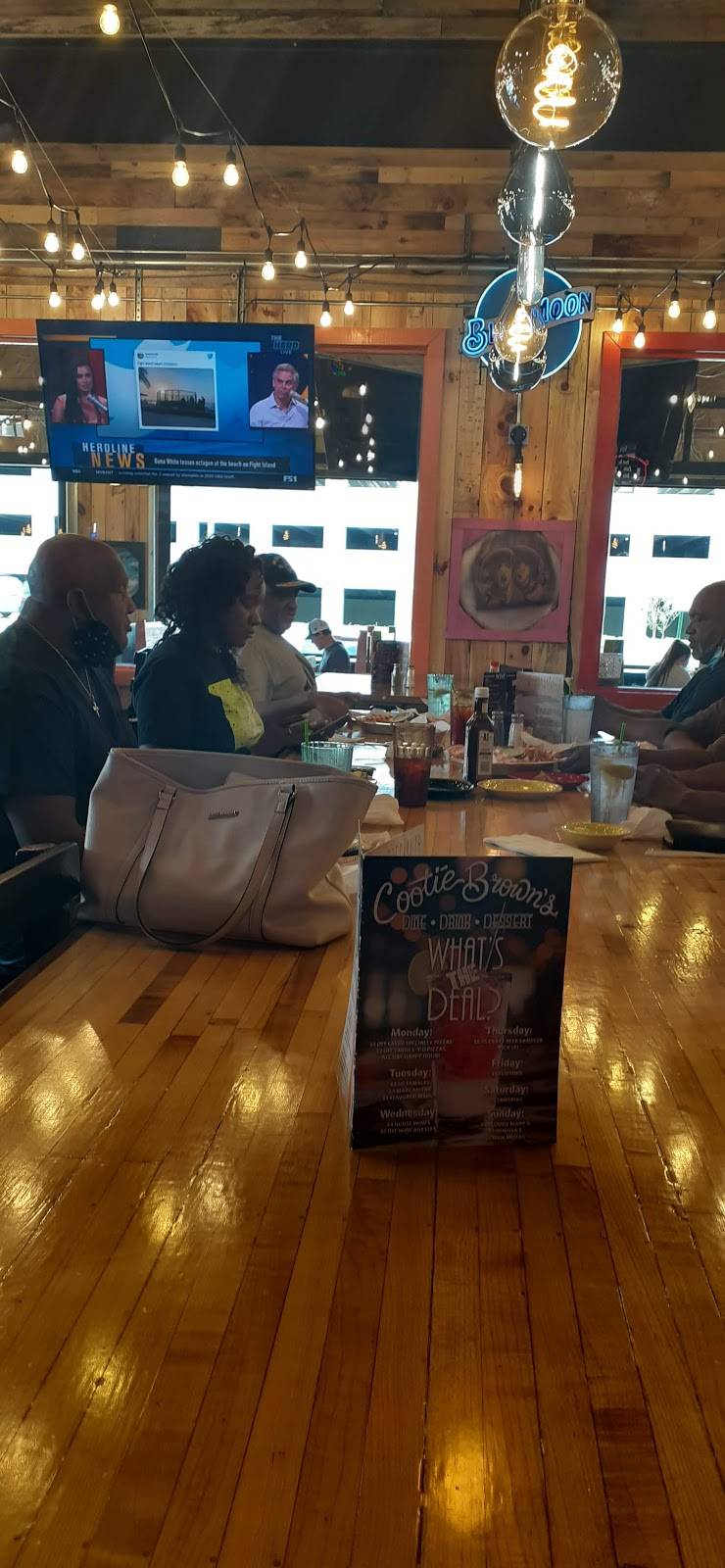 Cootie Browns Campus | restaurant | 1404 W State of Franklin Rd, Johnson City, TN 37604, USA | 4232834723 OR +1 423-283-4723