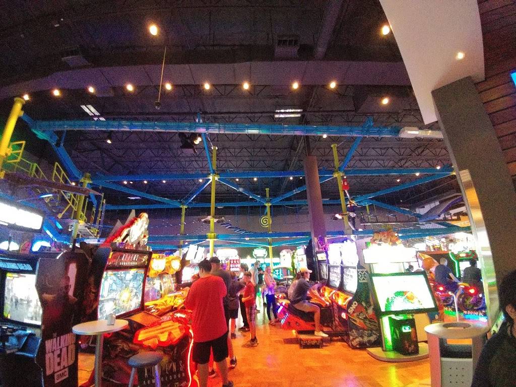 Main Event Gilbert | restaurant | 1735 S Santan Village Pkwy, Gilbert, AZ 85295, USA | 4804622200 OR +1 480-462-2200