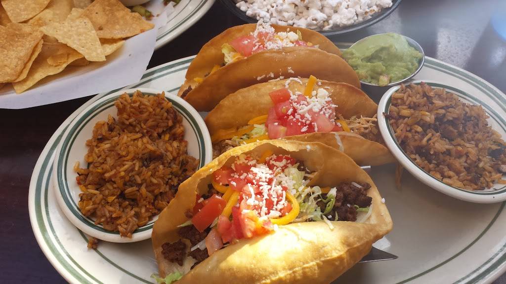 Me & Julio | restaurant | 2784 S Fish Hatchery Rd, Fitchburg, WI 53711, USA | 6082781428 OR +1 608-278-1428