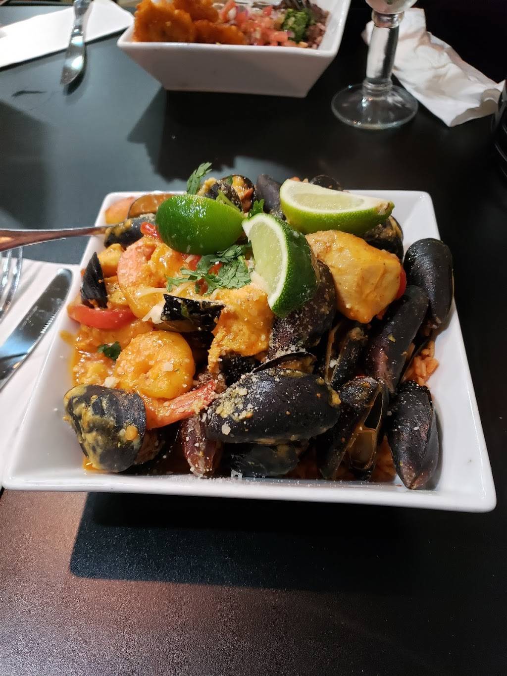 Fuego Latin Fusion Bar & Restaurant | restaurant | 438 S Broadway, Salem, NH 03079, USA | 6034586585 OR +1 603-458-6585