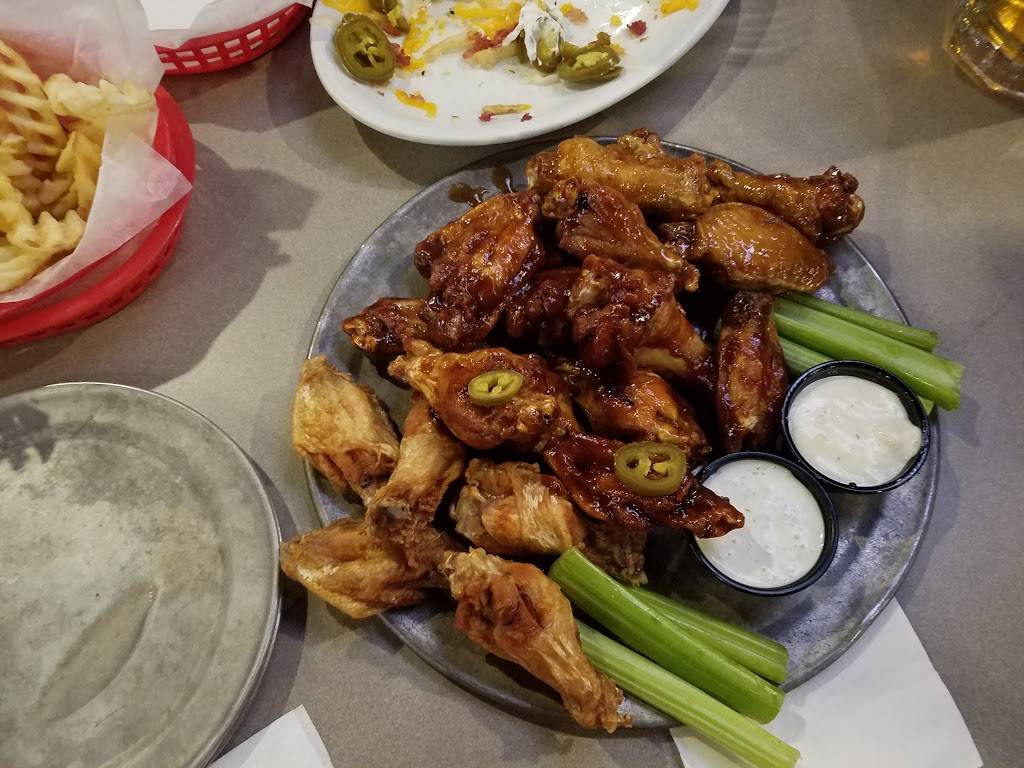 Pluckers Wing Bar | restaurant | 3000 E Central Texas Expy, Killeen, TX 76543, USA | 2545019464 OR +1 254-501-9464