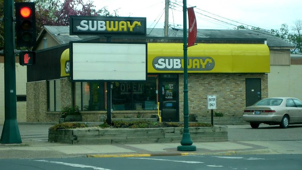 Subway Restaurants | restaurant | 300 Elm St, Farmington, MN 55024, USA | 6514632487 OR +1 651-463-2487