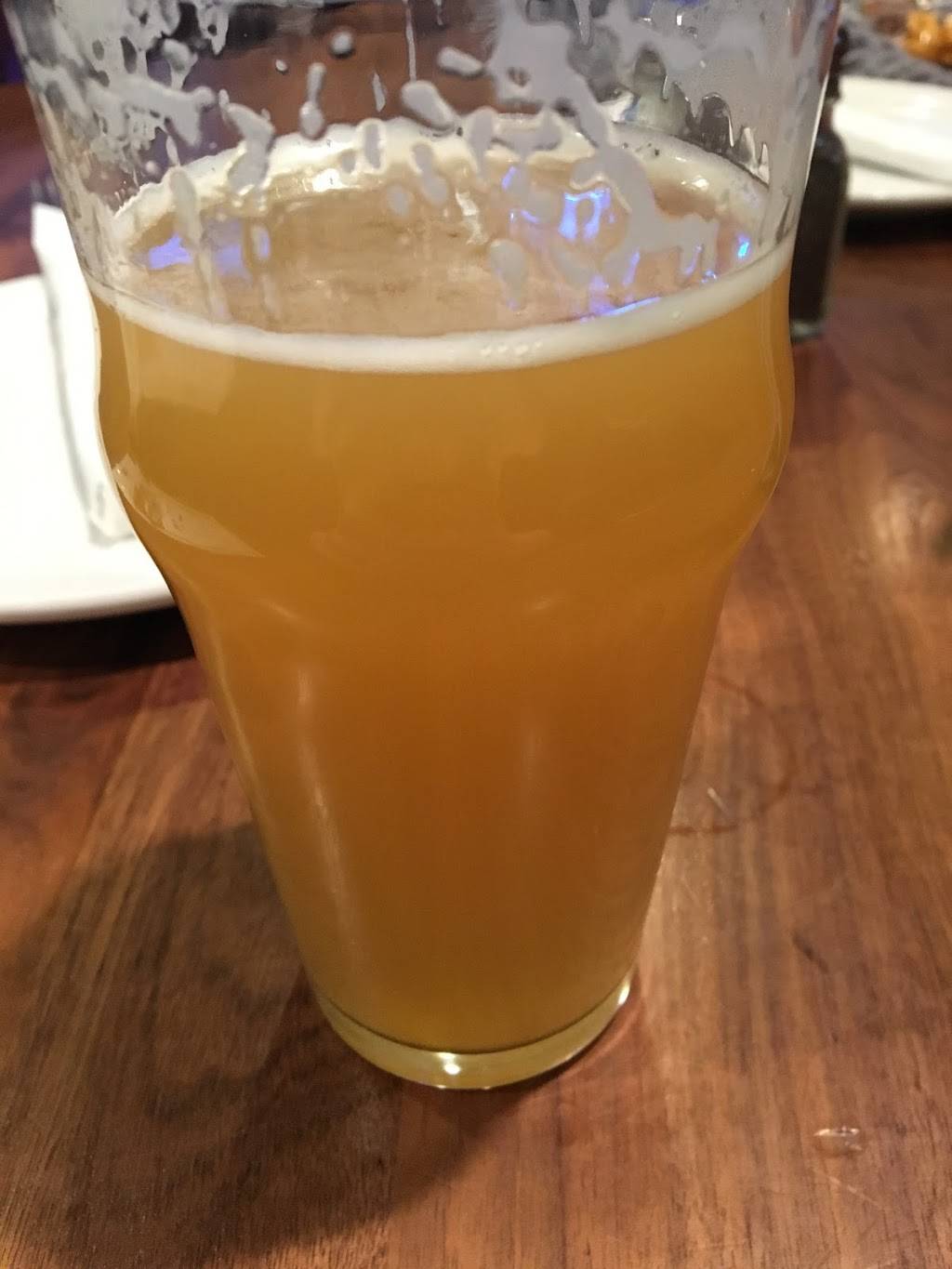 Buffalo Wing Factory | restaurant | 43761 Parkhurst Plaza #100, Ashburn, VA 20147, USA | 7037294200 OR +1 703-729-4200