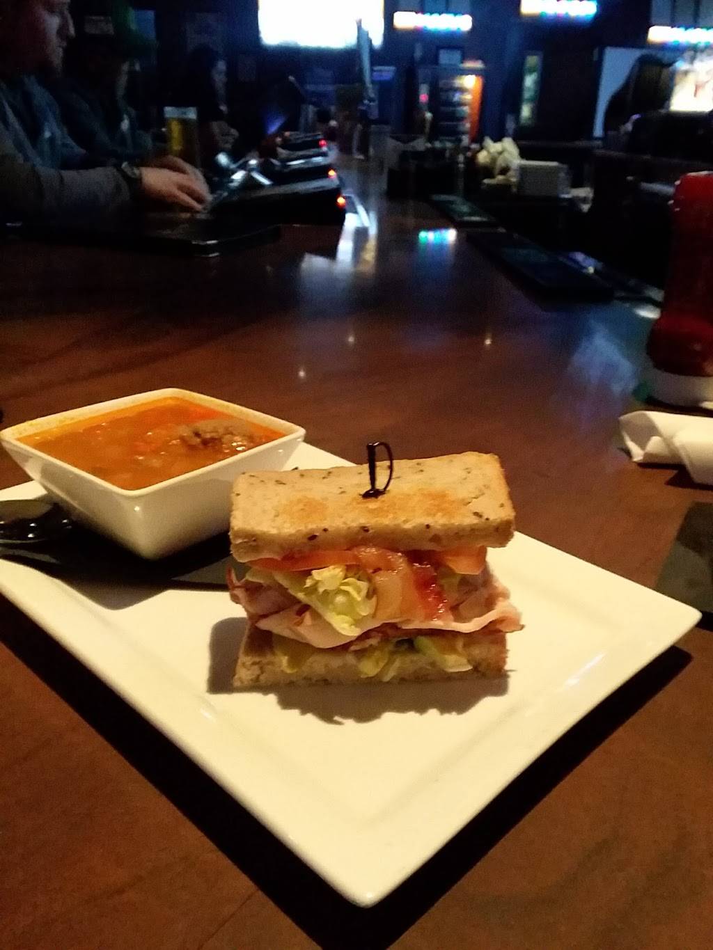 The Bar @ Bermuda & St. Rose | restaurant | 11624 Bermuda Rd, Henderson, NV 89052, USA | 7022693177 OR +1 702-269-3177