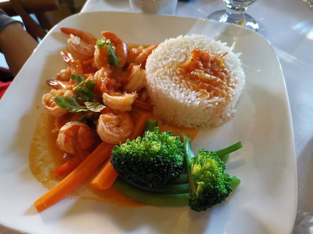 Rangoon Restaurant | restaurant | 634 Somerset St W, Ottawa, ON K1R 5K4, Canada | 6136808821 OR +1 613-680-8821