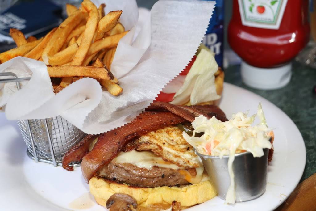 Tailgators Sports Bar and Grille | restaurant | 1825 W Hillsboro Blvd, Deerfield Beach, FL 33442, USA | 9544209787 OR +1 954-420-9787