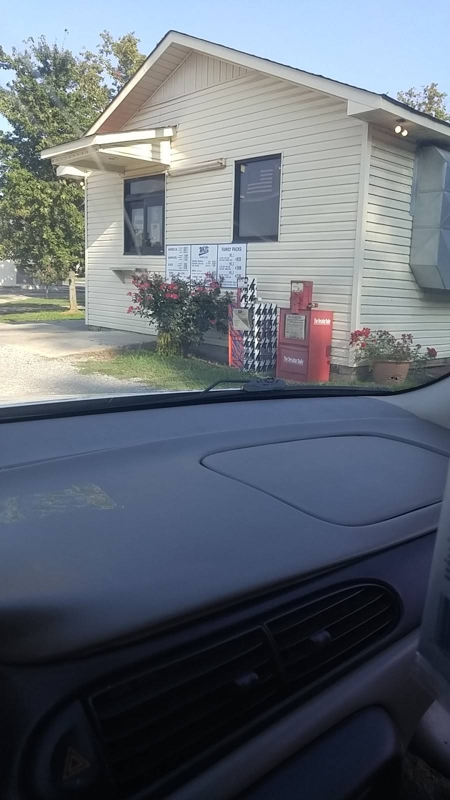 Whitts Barbecue | restaurant | 1 S Marion St A, Athens, AL 35611, USA | 2562323385 OR +1 256-232-3385