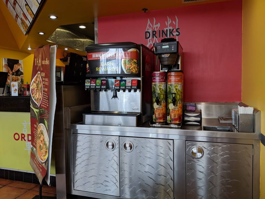 Pick Up Stix Fresh Asian Flavors | restaurant | 1034 E Bastanchury Rd, Fullerton, CA 92835, USA | 7146740414 OR +1 714-674-0414