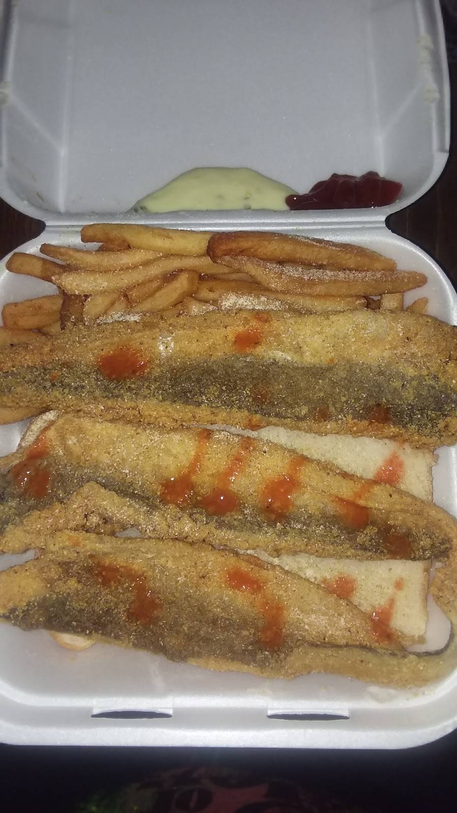 Fishers Pizza Fish & Chicken | restaurant | 3117 W 30th St, Indianapolis, IN 46222, USA | 3179252890 OR +1 317-925-2890