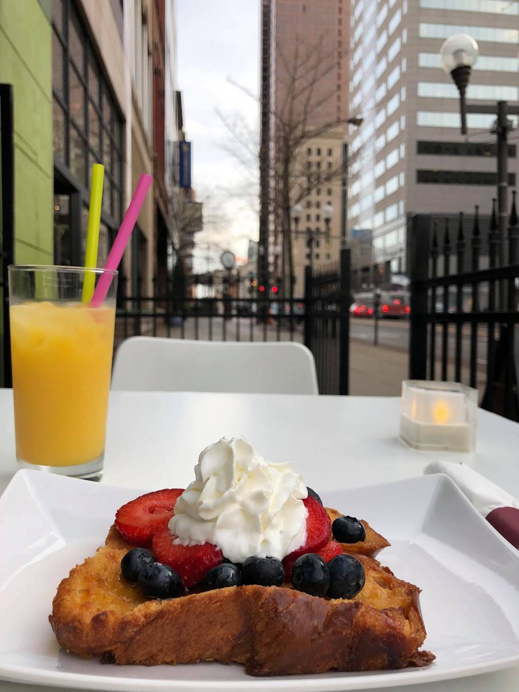 Río Fresh Café | restaurant | 50 N High St, Columbus, OH 43215, USA | 6148171073 OR +1 614-817-1073