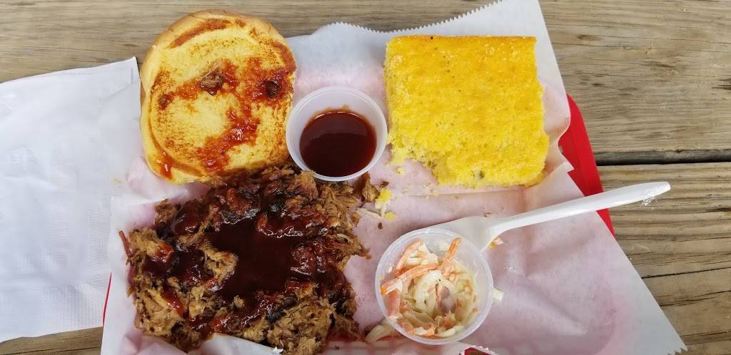 Elis BBQ | meal takeaway | 3313 Riverside Dr, Cincinnati, OH 45226, USA | 5135331957 OR +1 513-533-1957