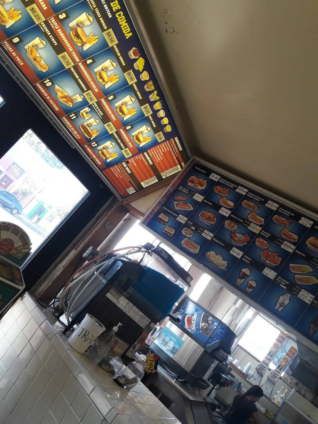 Casa Burger Drive-In | restaurant | 301 E Bear Mountain Blvd, Arvin, CA 93203, USA | 6618545523 OR +1 661-854-5523