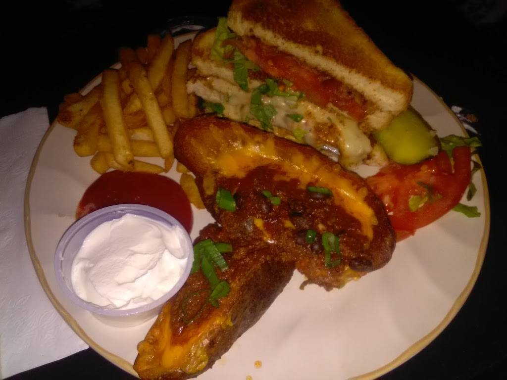 733 Bar & Grille | restaurant | 733 Chicopee St, Chicopee, MA 01013, USA | 4135352151 OR +1 413-535-2151