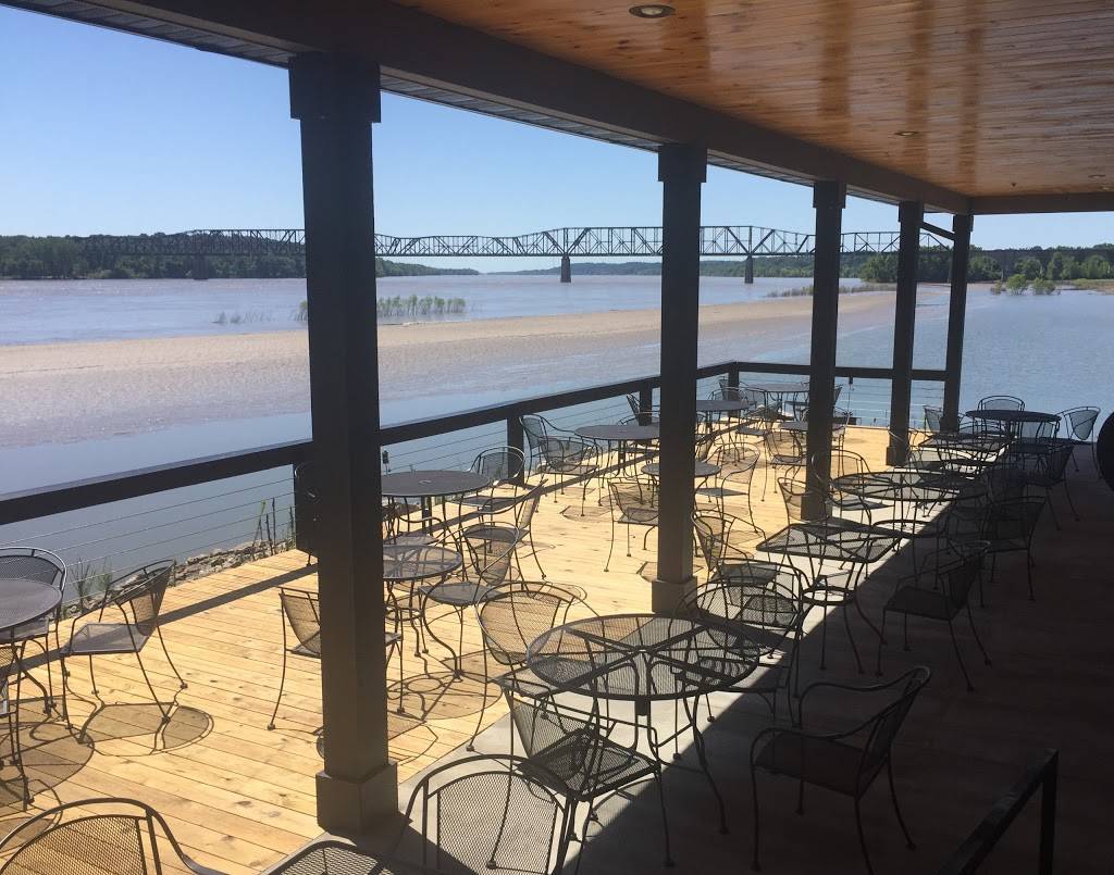 The Riverhouse | restaurant | 11500 State Hwy N, Scott City, MO 63780, USA | 5732640055 OR +1 573-264-0055