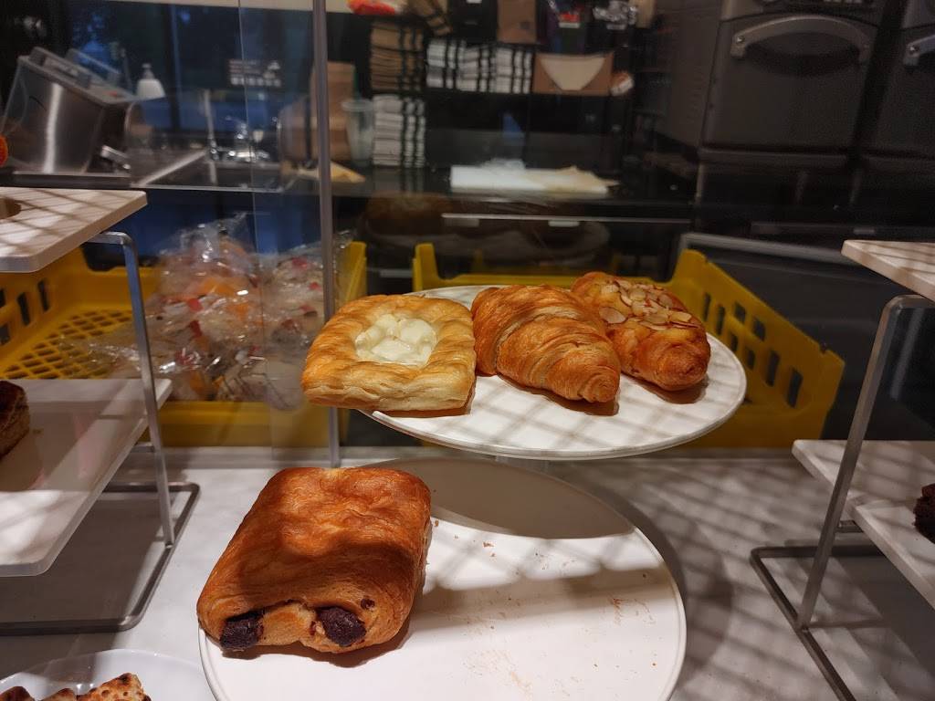 Starbucks | cafe | 6285 US 301 N, Ellenton, FL 34222, USA | 9417133322 OR +1 941-713-3322