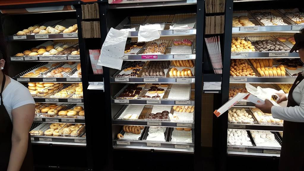 Dunkin | cafe | 892 S E Main St, East Dundee, IL 60118, USA | 8474287163 OR +1 847-428-7163