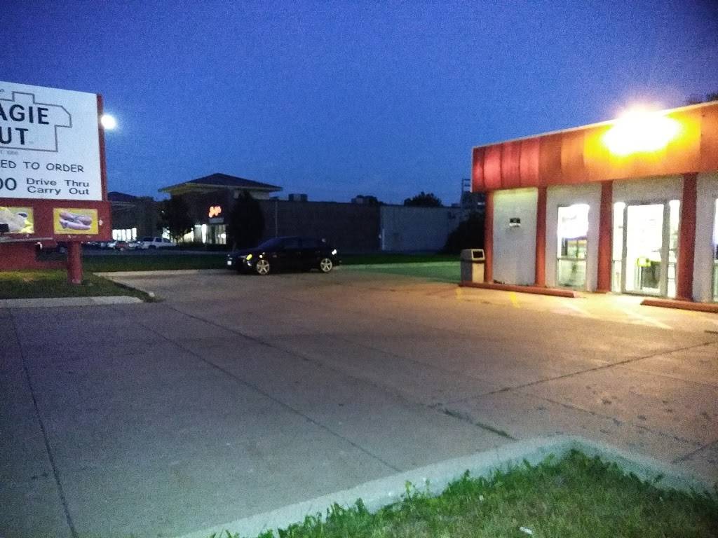 Hoagie Hut | meal takeaway | 2807 Grand Ave, Waukegan, IL 60085, USA | 8472498300 OR +1 847-249-8300